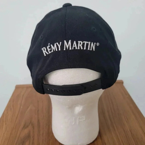 Remy Martin Baseball Hat NWT Cognac 110 Flex Fit SnapBack Black Gold Embroidered - Picture 2 of 3